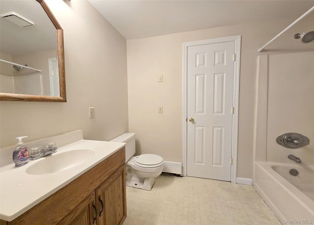 29 Pine Street, Port Jefferson, NY 11776