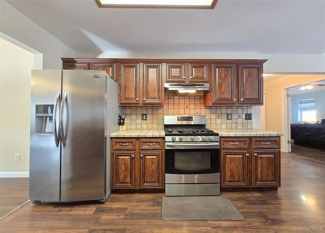 29 Pine Street, Port Jefferson, NY 11776