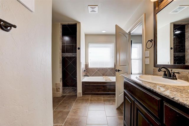 10805 NW 36th Terrace, Yukon, OK 73099