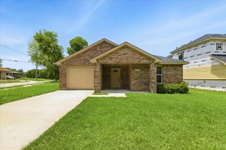 212 Mineral Wells Street, Terrell, TX 75160