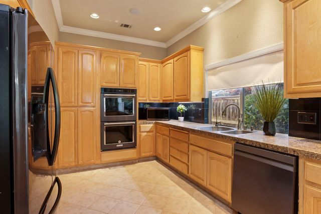 4135 Pebble Beach Dr, Stockton, CA 95219