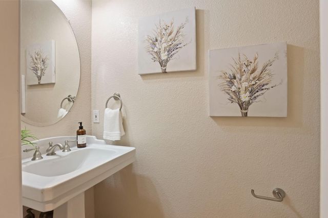 4135 Pebble Beach Dr, Stockton, CA 95219