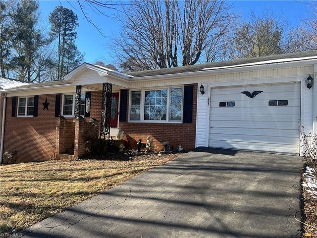 201 Circle View Road, Mount Airy, NC 27030
