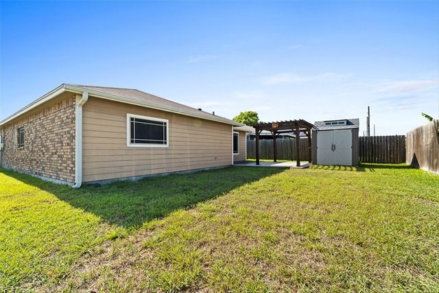 1903 Cottonwood Dr, Portland, TX 78374