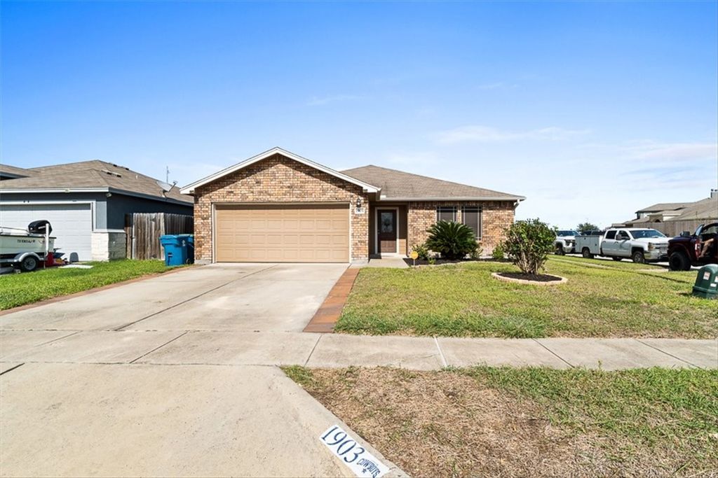 1903 Cottonwood Dr, Portland, TX 78374