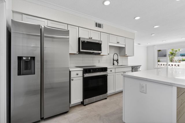 624 Southwind Circle 3, North Palm Beach, FL 33408