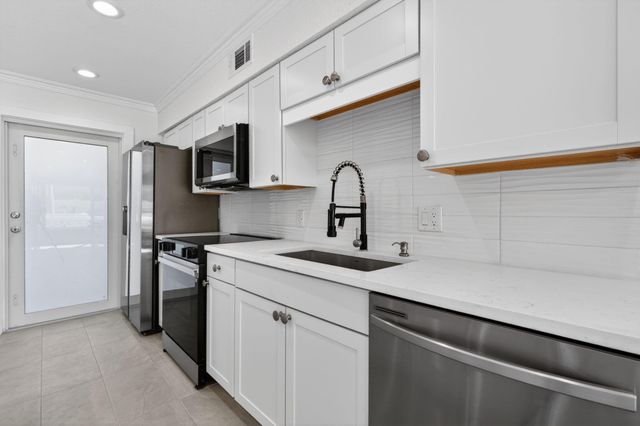 624 Southwind Circle 3, North Palm Beach, FL 33408