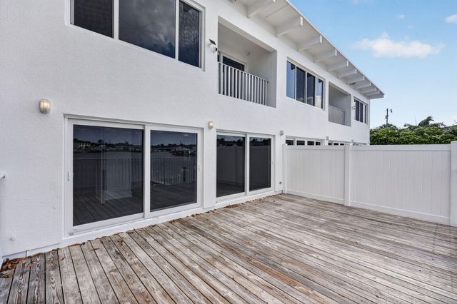 624 Southwind Circle 3, North Palm Beach, FL 33408