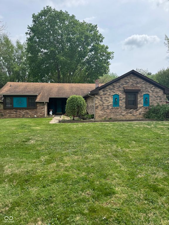 715 Leisure Lane, Greenwood, IN 46142