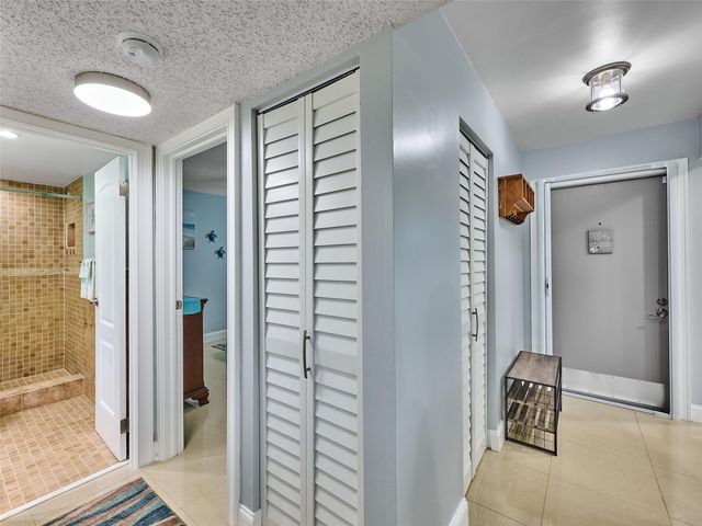 6020 NW 44th Street 401, Lauderhill, FL 33319