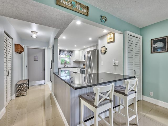 6020 NW 44th Street 401, Lauderhill, FL 33319