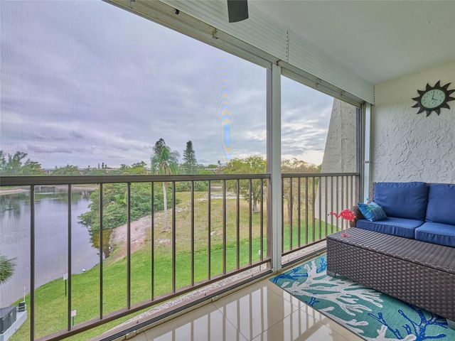 6020 NW 44th Street 401, Lauderhill, FL 33319