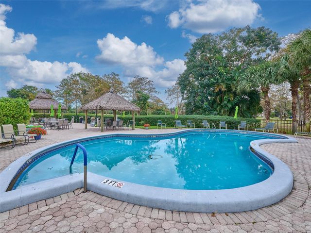 6020 NW 44th Street 401, Lauderhill, FL 33319