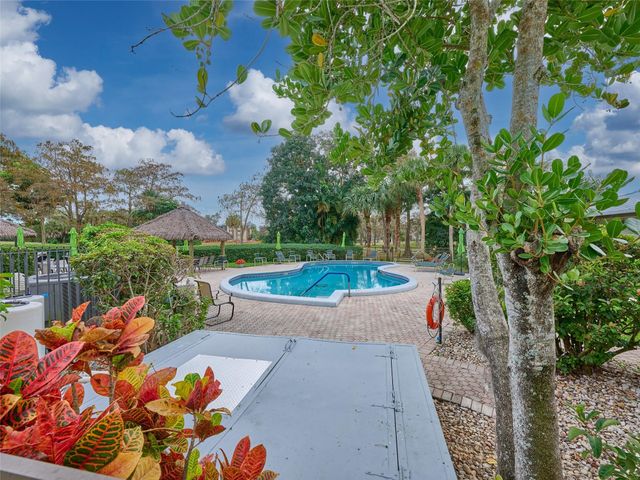 6020 NW 44th Street 401, Lauderhill, FL 33319