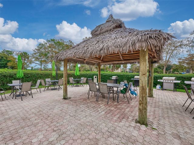 6020 NW 44th Street 401, Lauderhill, FL 33319