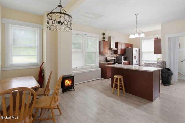 3515 Rosendale Road, Niskayuna, NY 12309