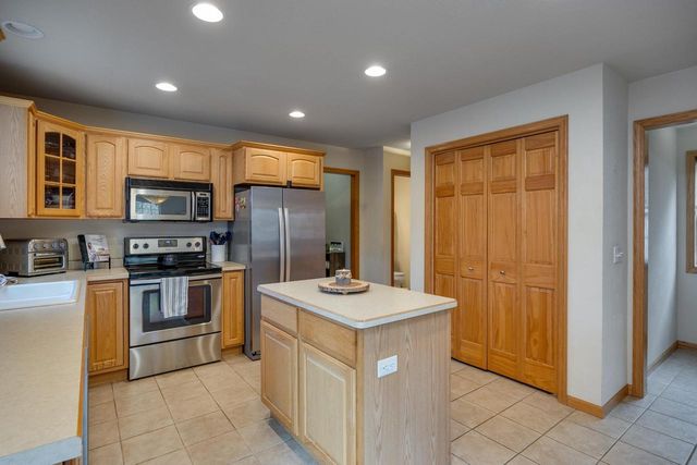 1116 Patriot Way, Sun Prairie, WI 53590