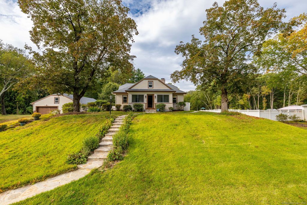 152 Arch Road, Avon, CT 06001