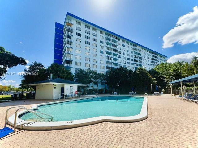 4001 Hillcrest Dr 909, Hollywood, FL 33021