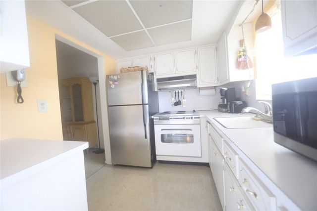 601 Pine Drive 207, Pompano Beach, FL 33060