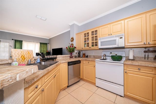 3707 CONROY ROAD 1715, Orlando, FL 32839