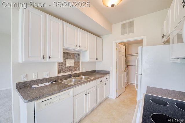 2089 Marissa Way, Shelby Twp, MI 48316