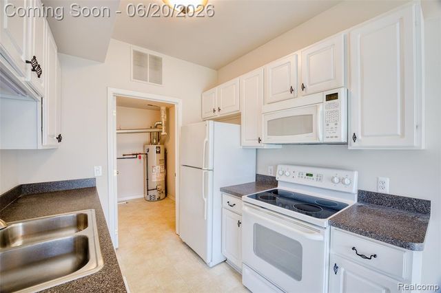 2089 Marissa Way, Shelby Twp, MI 48316