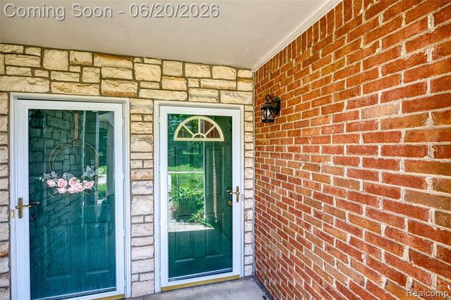 2089 Marissa Way, Shelby Twp, MI 48316