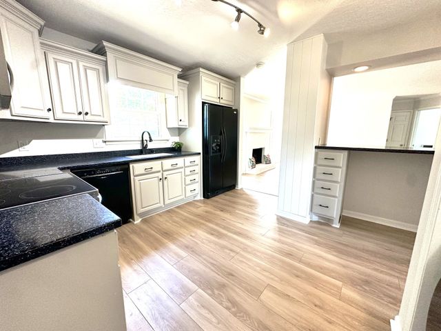 512 Riverview Dr, Franklin, TN 37064