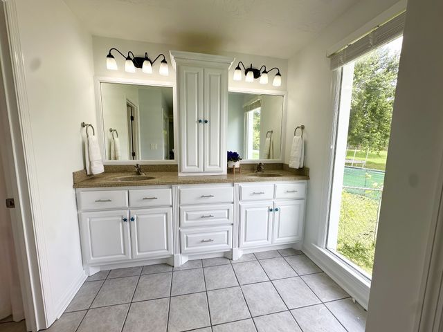 512 Riverview Dr, Franklin, TN 37064