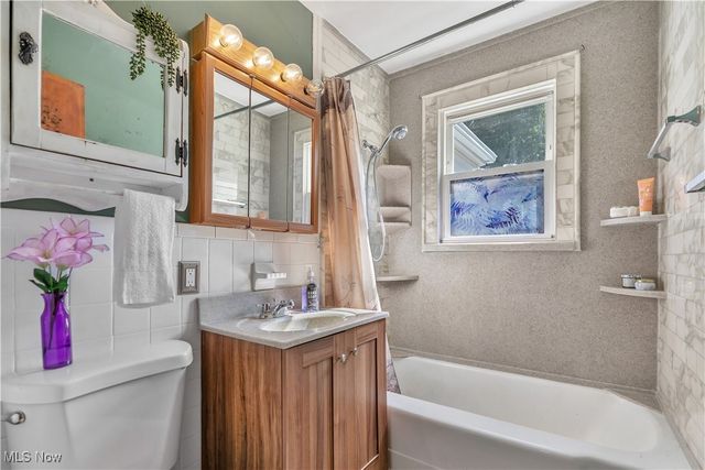 1638 Warrick Place NE, Canton, OH 44714