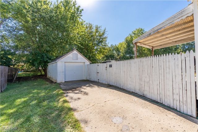 1638 Warrick Place NE, Canton, OH 44714