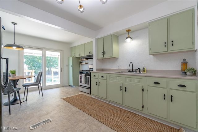 1638 Warrick Place NE, Canton, OH 44714