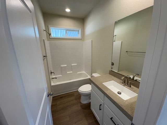 93 Northridge Terrace 44, Medford, OR 97501