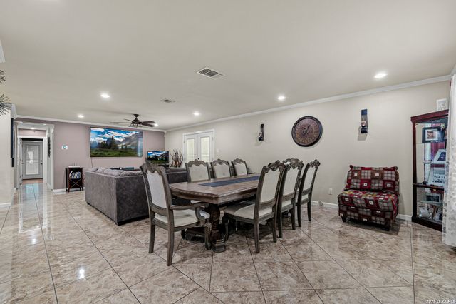 9634 CLAUDIA CIR, San Antonio, TX 78251