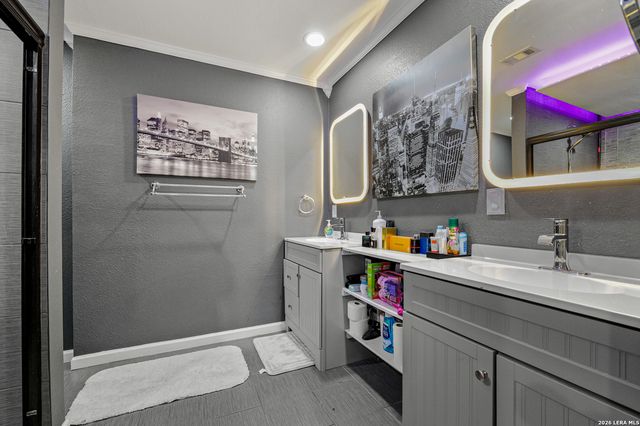 9634 CLAUDIA CIR, San Antonio, TX 78251