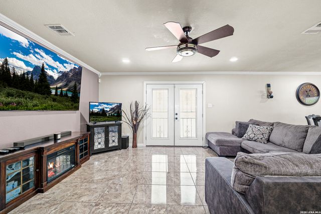 9634 CLAUDIA CIR, San Antonio, TX 78251