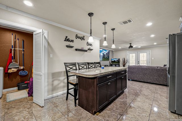 9634 CLAUDIA CIR, San Antonio, TX 78251