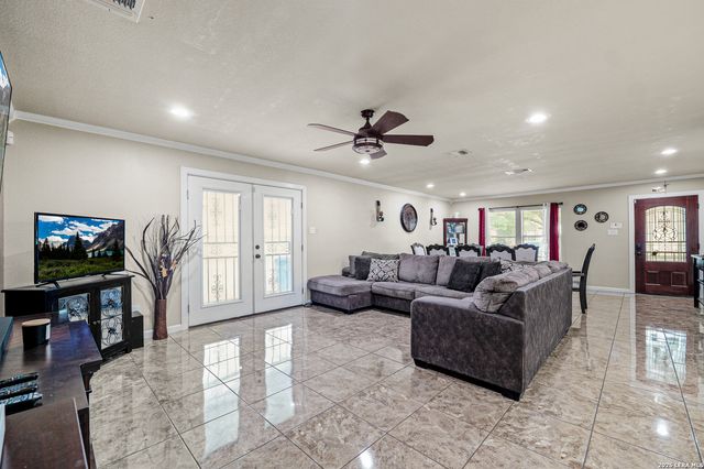 9634 CLAUDIA CIR, San Antonio, TX 78251