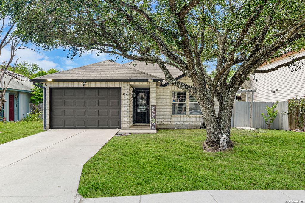 9634 CLAUDIA CIR, San Antonio, TX 78251