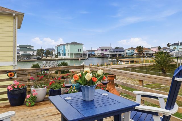 16630 Jamaica Inn Road, Jamaica Beach, TX 77554