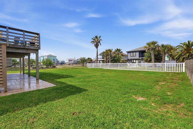 16630 Jamaica Inn Road, Jamaica Beach, TX 77554