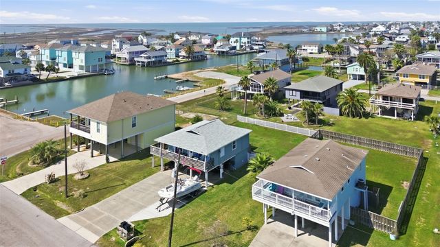 16630 Jamaica Inn Road, Jamaica Beach, TX 77554