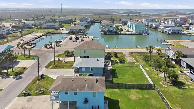 16630 Jamaica Inn Road, Jamaica Beach, TX 77554