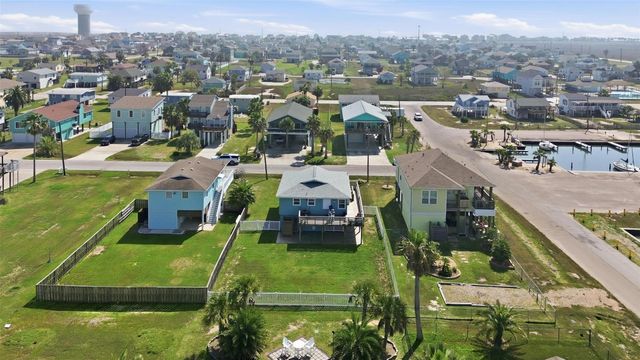 16630 Jamaica Inn Road, Jamaica Beach, TX 77554