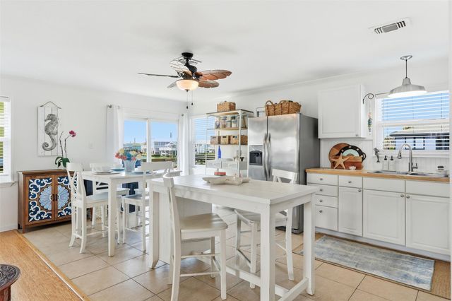 16630 Jamaica Inn Road, Jamaica Beach, TX 77554