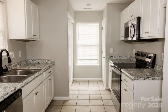 9417 Northwoods Forest Drive, Charlotte, NC 28214