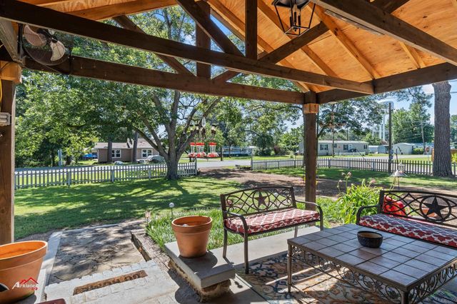 701 N Alley St, Jefferson, TX 75657