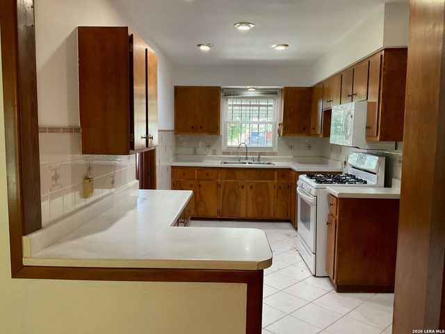 243 General Krueger, San Antonio, TX 78213