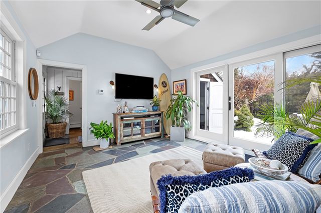 47 Kane Avenue, Middletown, RI 02842